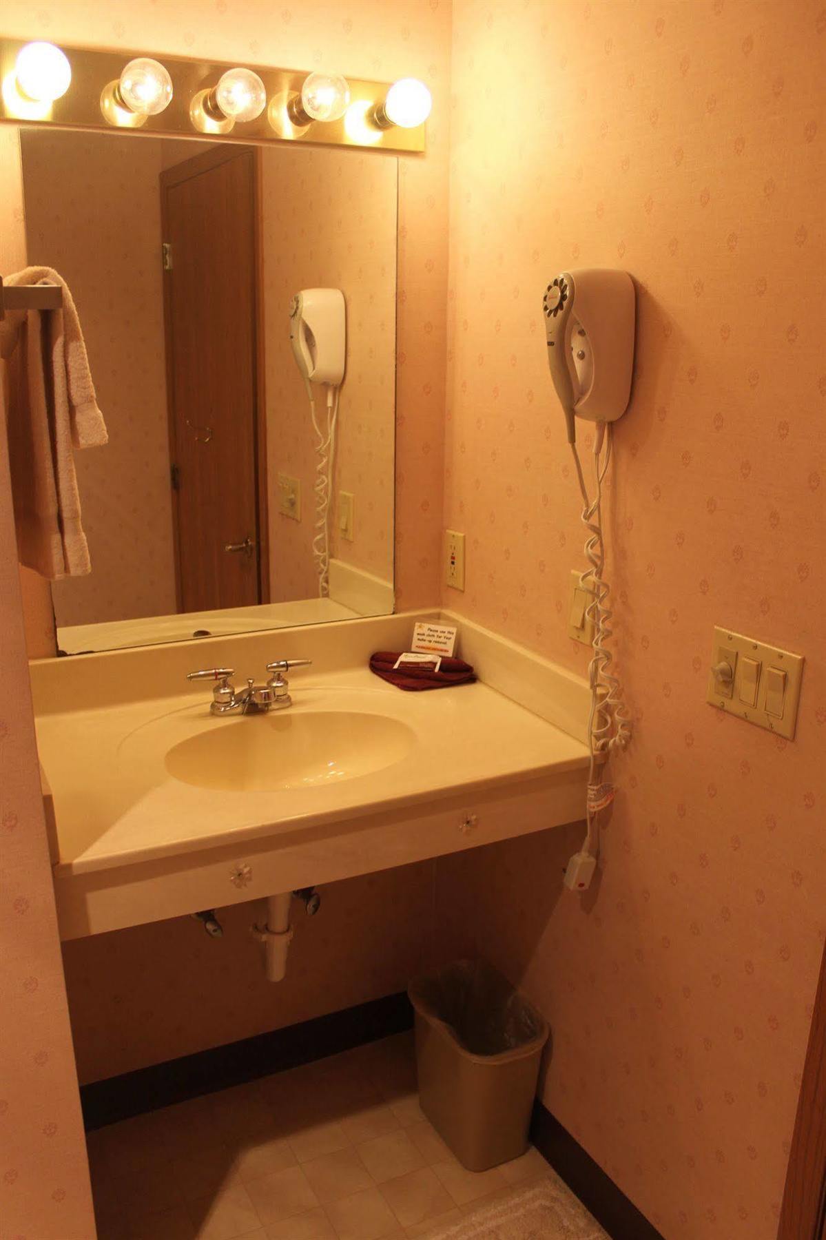 Scenic Hills Inn Бренсън Екстериор снимка